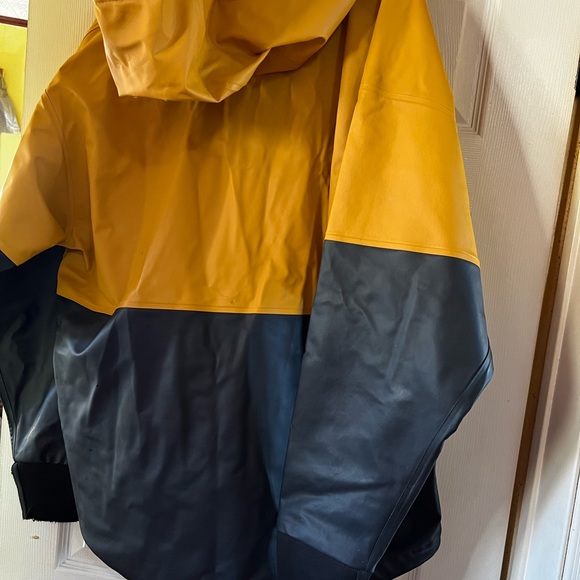 New helly Hansen work pull over, rubber material - Picture 2 of 2